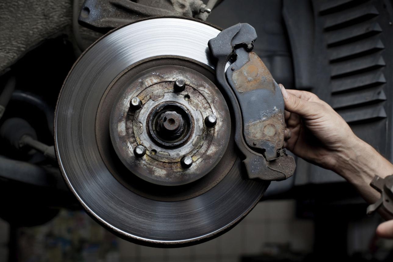 Car brake inspection and squeaking brake repair in Dubai at Super Major Auto